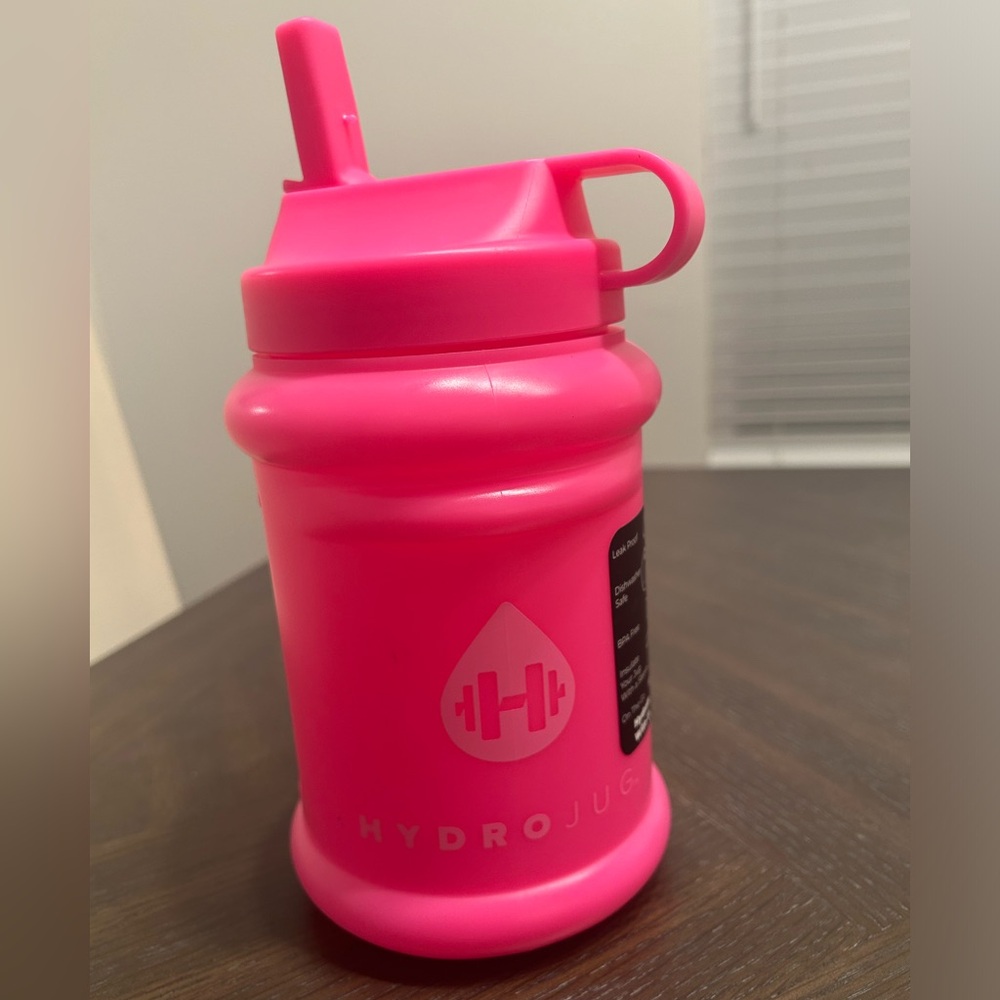 Hydrojug mini 32oz hot pink water bottle